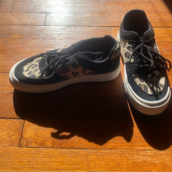 SHEIN Leopard Print Women's Sneakers - Picture 5 of 6